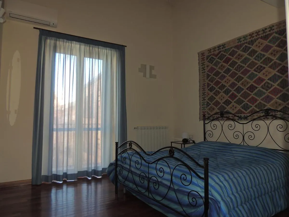Suite Franziska Lift & Ac A Ballaro باليرمو منزل للإقامة