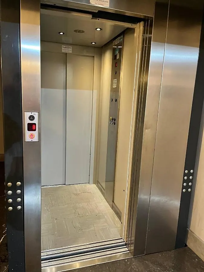 Homestay Suite Franziska Lift & Ac A Ballaro Palermo Italy