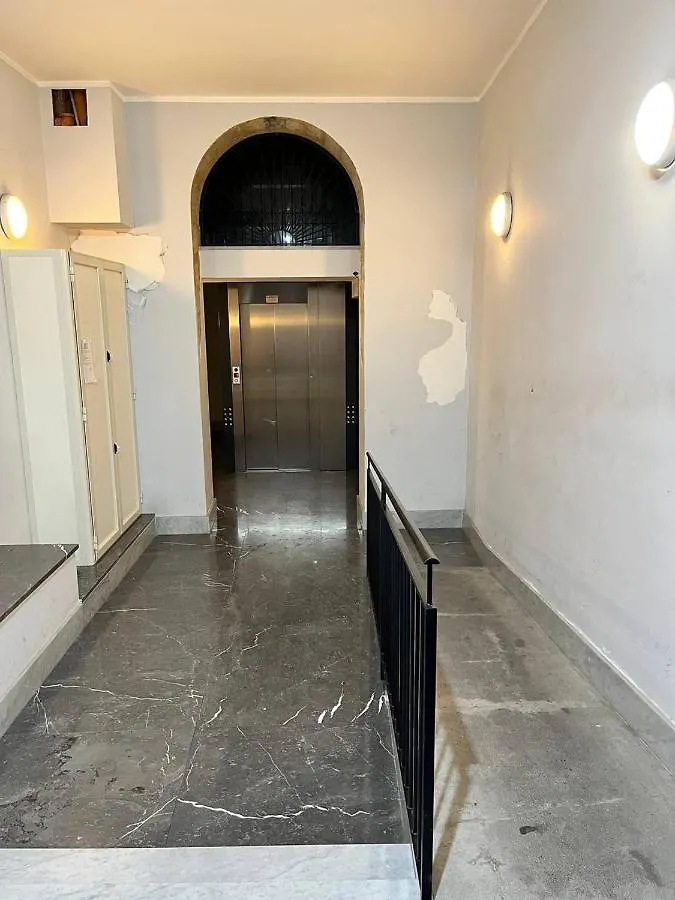 Suite Franziska Lift & Ac A Ballaro Palermo Homestay
